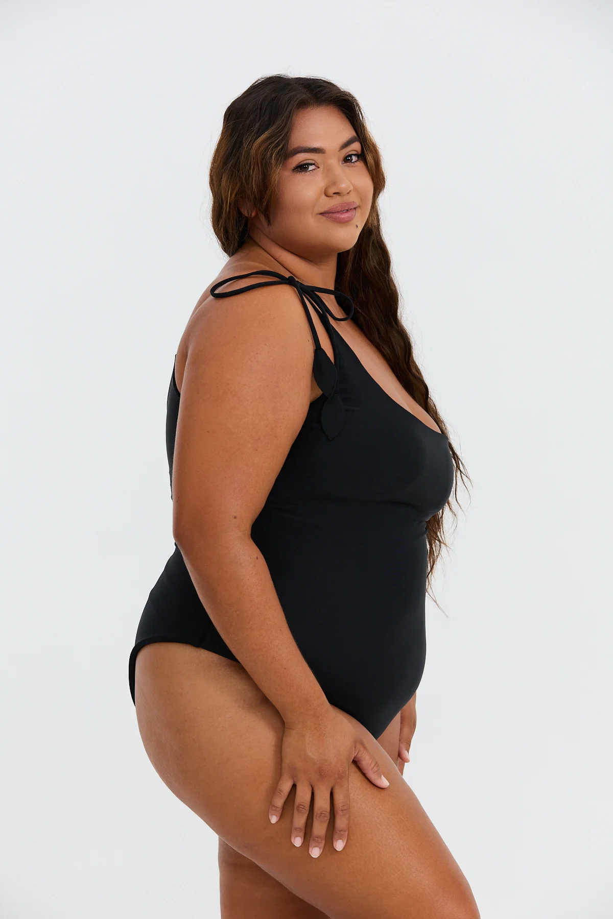 Makaio Curve One Piece - Black - Image 3