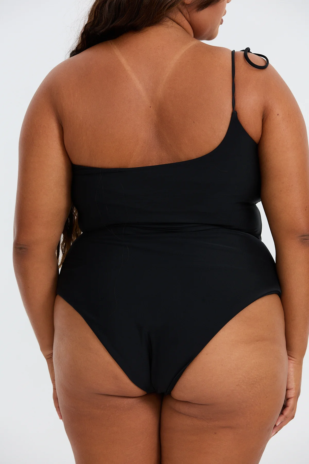 Makaio Curve One Piece - Black - Image 5