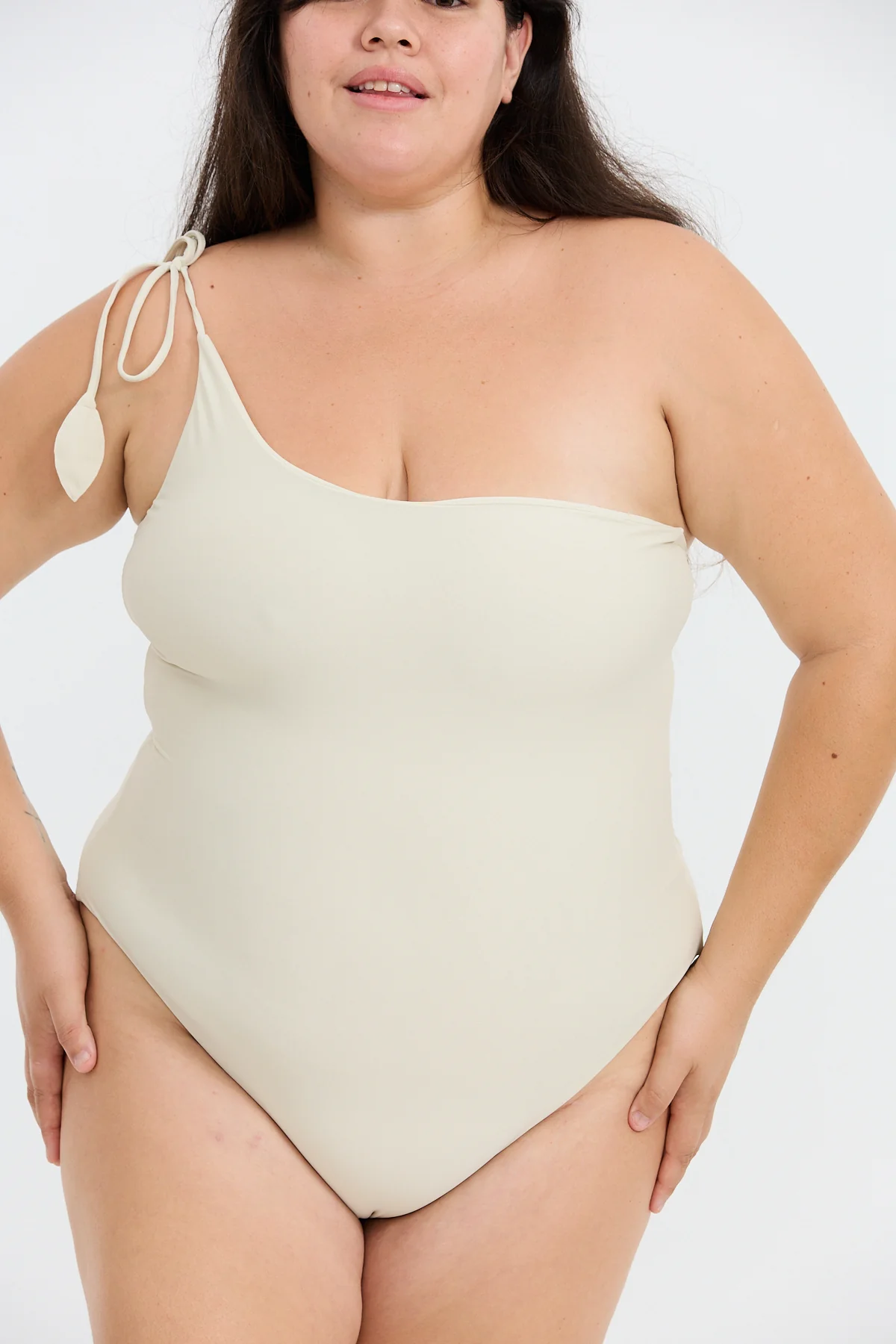 Makaio Curve One Piece - Gardenia - Image 14