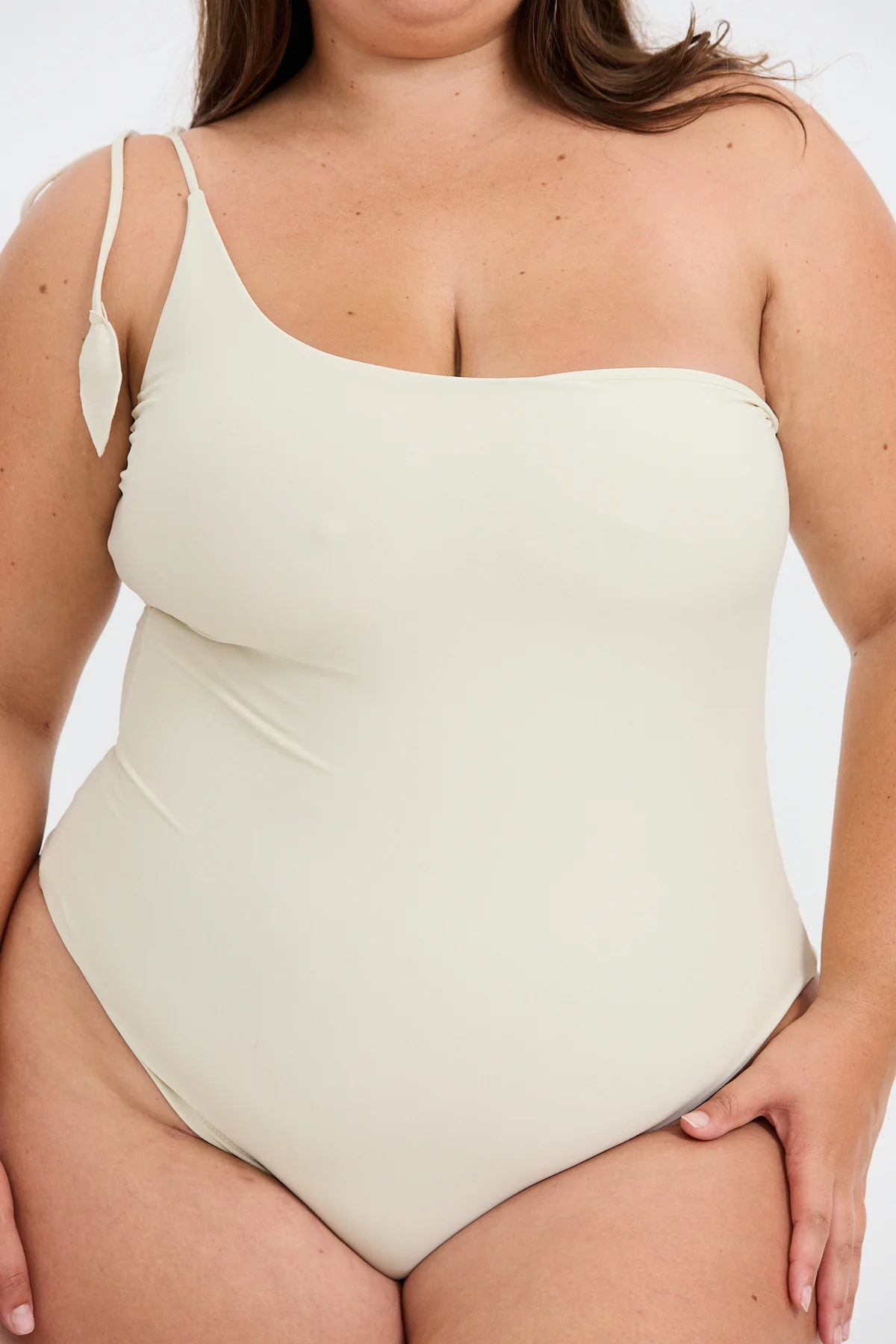 Makaio Curve One Piece - Gardenia - Image 9
