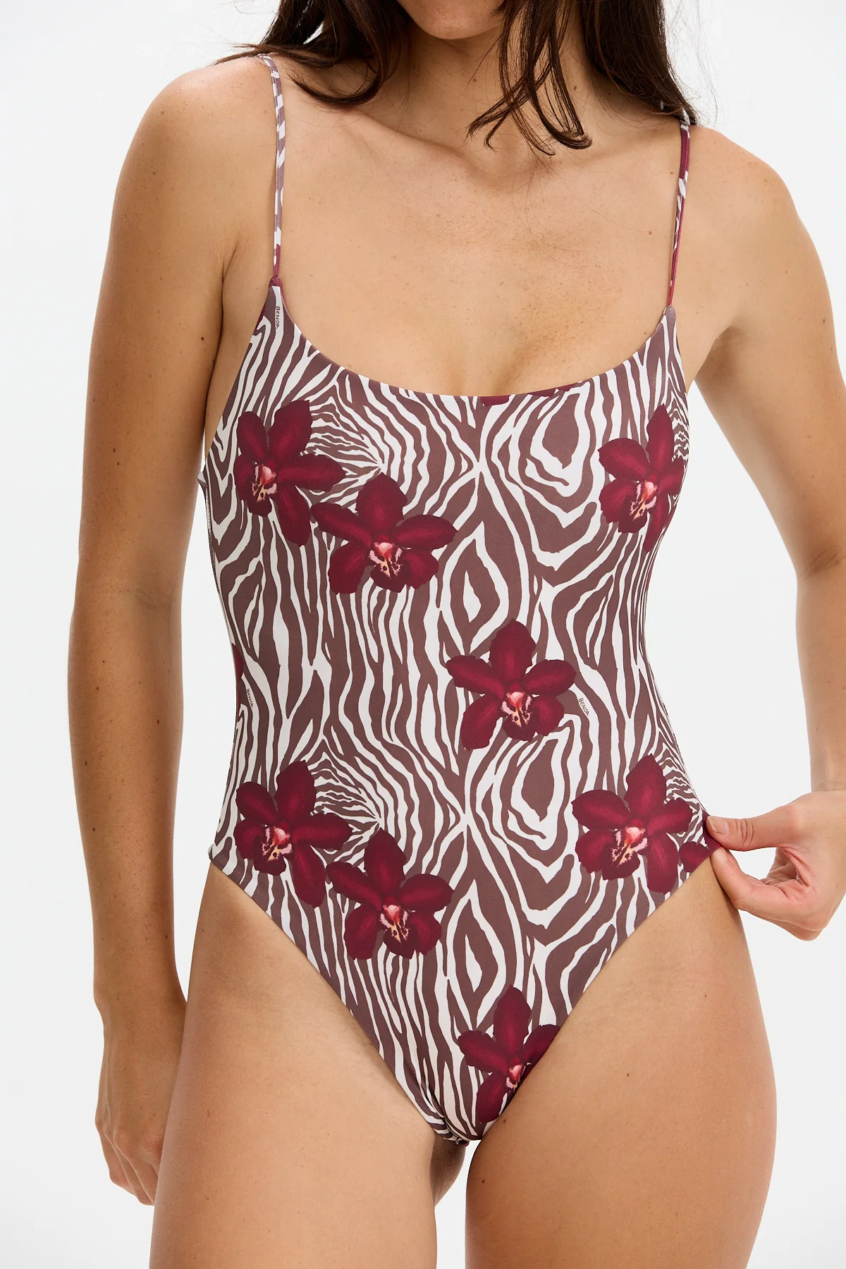 Makenna One Piece 2.0 - Diva - Image 4